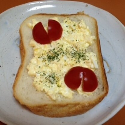 この卵サンドが食べたくて食パンを焼きました！このふっわふわの卵、最強レシピです！忙しい朝でも手作り卵サンドが食べれるなんてすごく嬉しいです！最強レシピに感謝！！